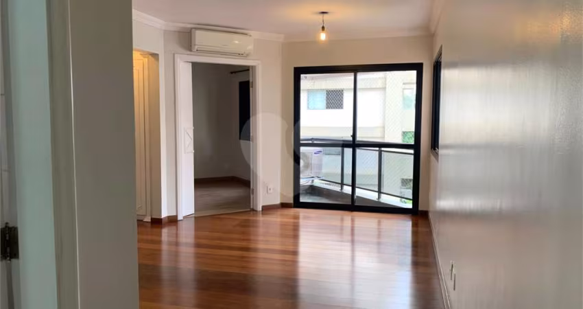 Apartamento com 2 quartos à venda em Moema - SP