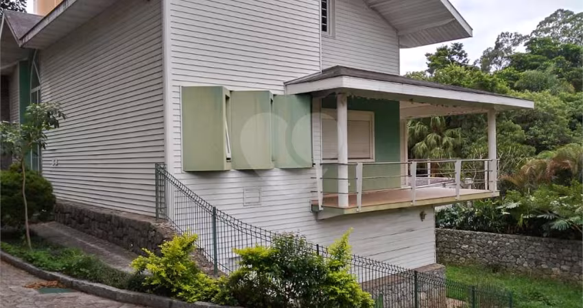 Sobrado com 4 quartos à venda em Vila Albertina - SP