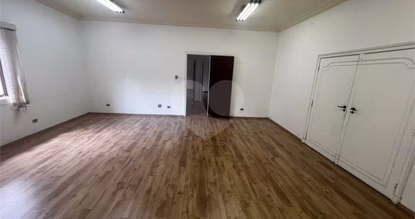 Casa térrea com 3 quartos à venda ou para locação em Jardim América - SP