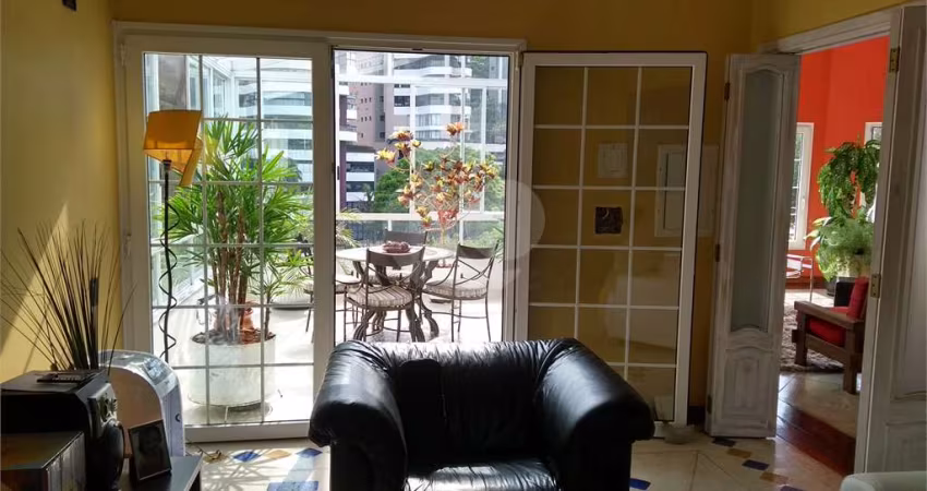 Condomínio com 4 quartos à venda em Jardim Vitória Régia - SP