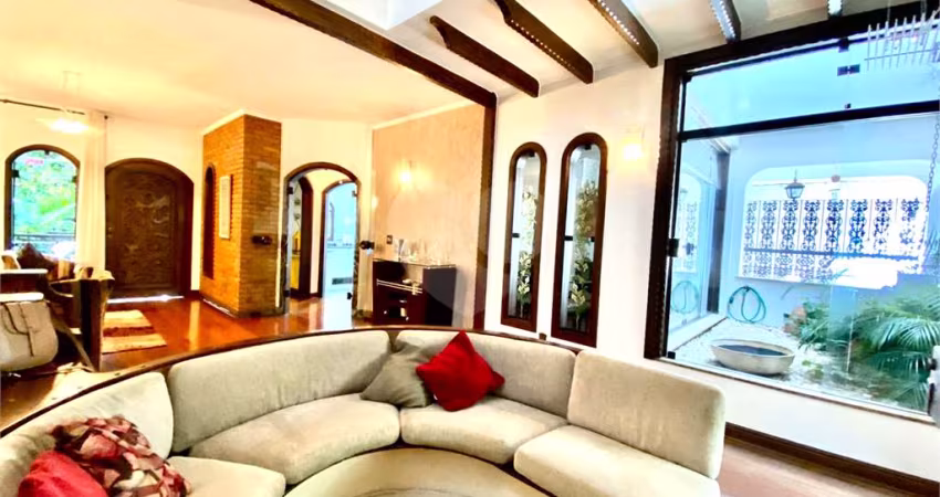 Casa com 4 quartos à venda em Jardim Avelino - SP