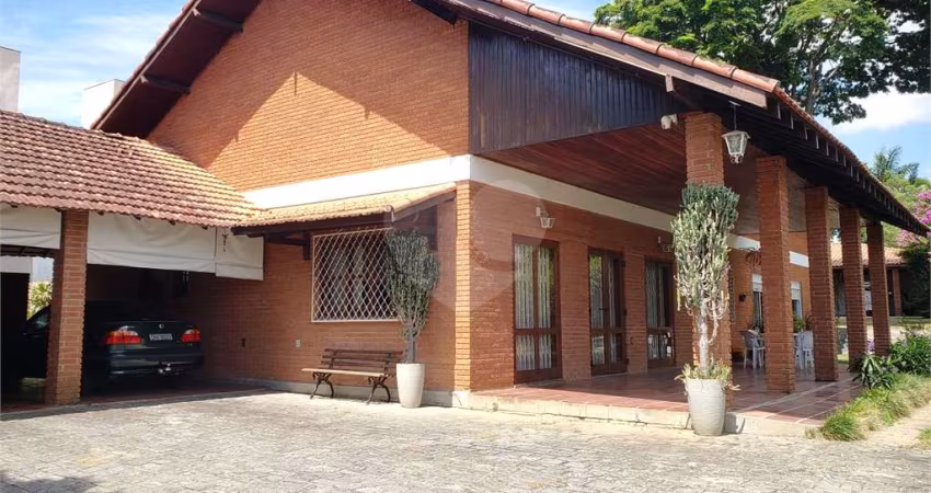 Casa térrea com 4 quartos à venda em Interlagos - SP