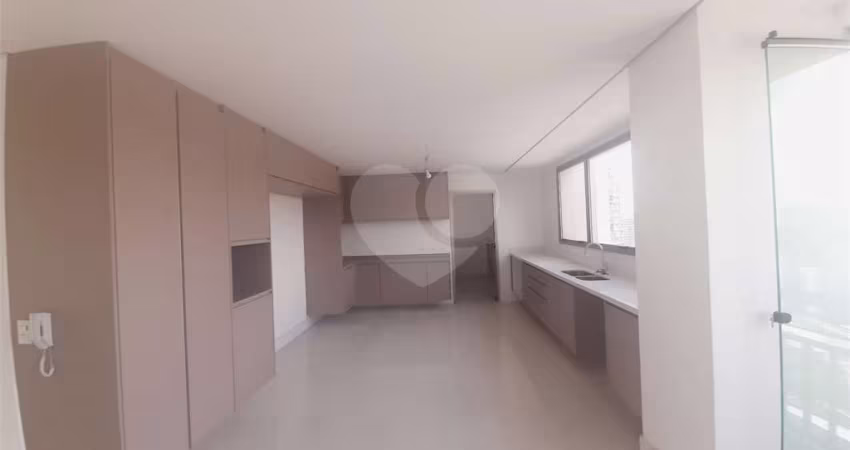 Apartamento com 4 quartos à venda ou para locação em Real Parque - SP