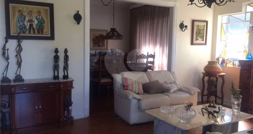 Casa com 4 quartos à venda em Vila Albertina - SP