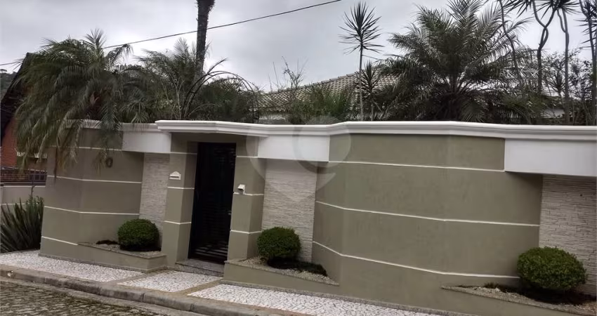 Casa térrea com 4 quartos à venda ou para locação em Horto Florestal - SP