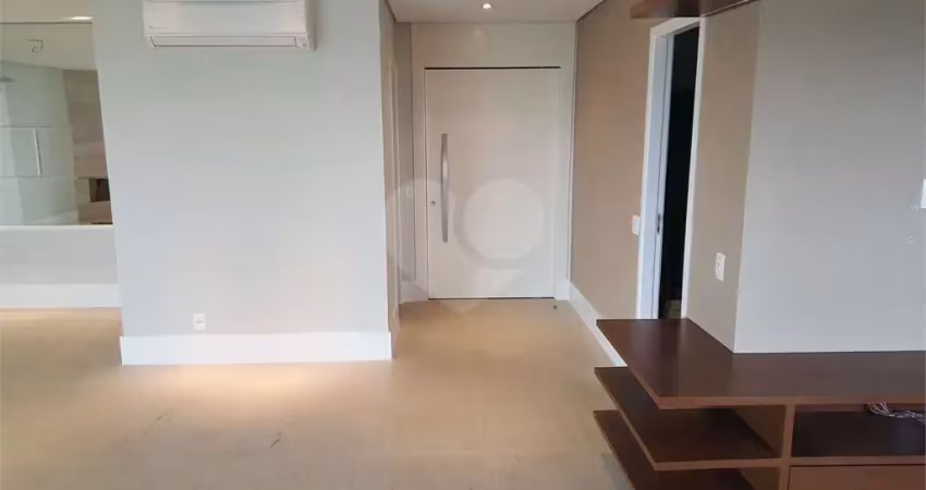 Apartamento com 3 quartos à venda em Tamboré - SP