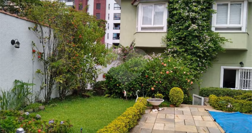 Casa com 5 quartos à venda em Jardim Prudência - SP