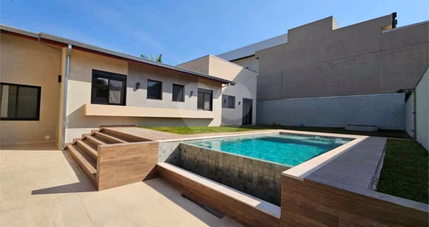 Casa térrea com 4 quartos à venda em Alphaville - SP