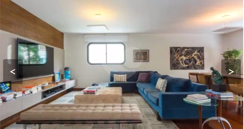 Duplex com 5 quartos à venda em Cerqueira César - SP