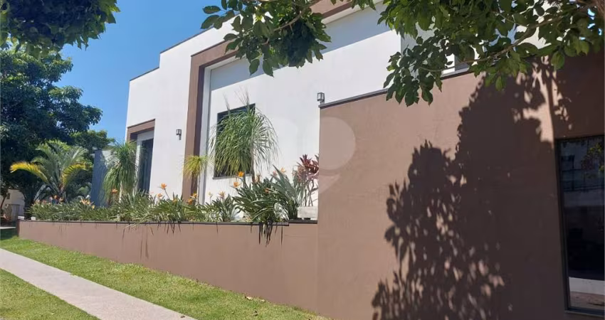 Casa térrea com 4 quartos à venda em Moinho Velho - SP