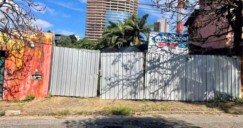 Terreno à venda na Rua Poconé, Sumaré, São Paulo