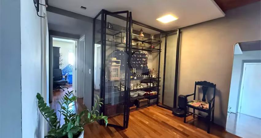 Apartamento com 3 quartos à venda na Avenida Lacerda Franco, Aclimação, São Paulo