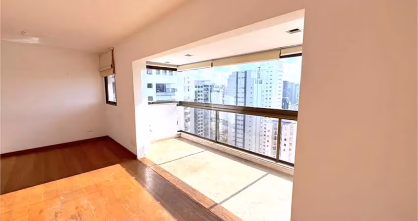Apartamento com 3 quartos à venda na Avenida Moema, Moema, São Paulo