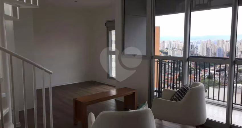 Cobertura à venda na Rua Heitor Penteado, Vila Madalena, São Paulo