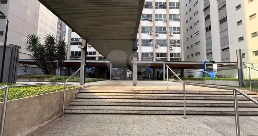 Sala comercial para alugar na Alameda Lorena, Jardim América, São Paulo