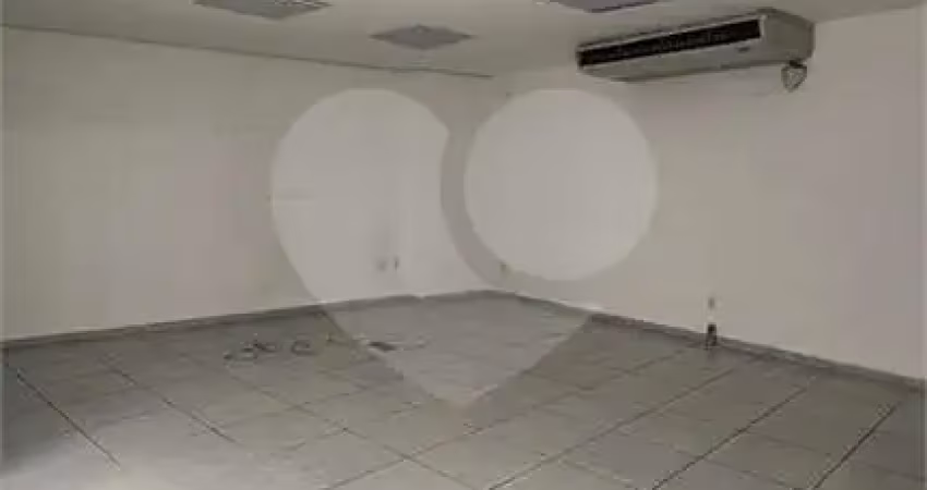 Ponto comercial para alugar na Praça Doutor João Mendes, Centro, São Paulo
