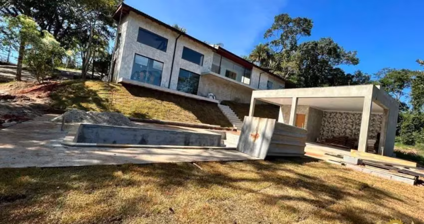 Espetacular casa em condomínio à venda em atibaia-sp, parque rio abaixo: 4 quartos, 4 suítes, 3 salas, 5 banheiros, 4 vagas de garagem, 300m².