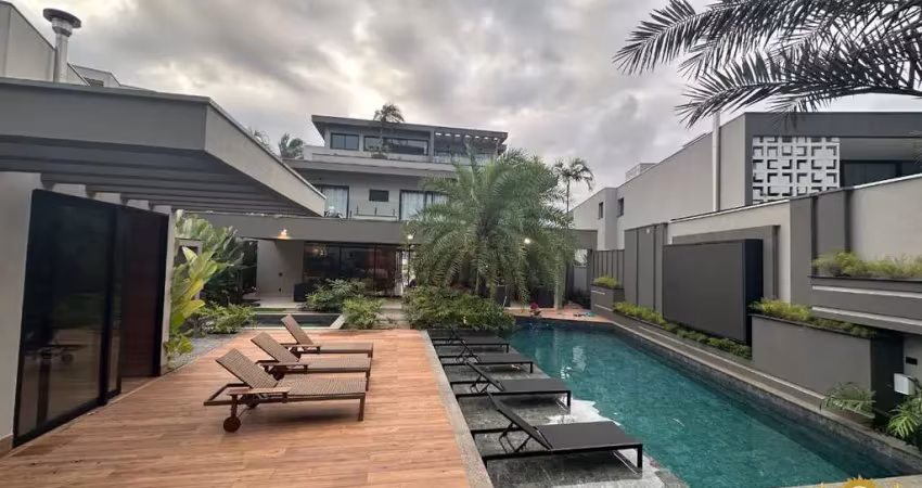 Imponente residência de luxo à venda na riviera de são lourenço, bertioga-sp: 7 quartos, 7 suítes, 3 salas, 8 banheiros, 6 vagas de garagem, 739m².