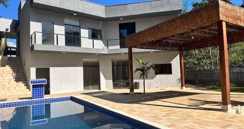 Espetacular Casa em Condomínio Fechado em Atibaia/SP