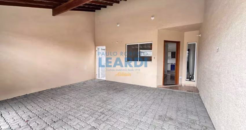 Casa com 2 dormitórios para alugar, 75 m² - jardim do lago - atibaia/sp