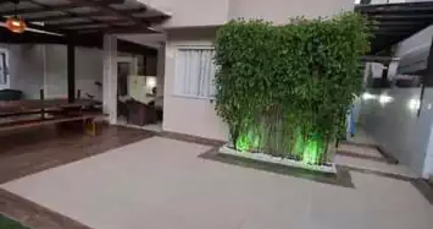 Sobrado 4 suítes em Abrantes