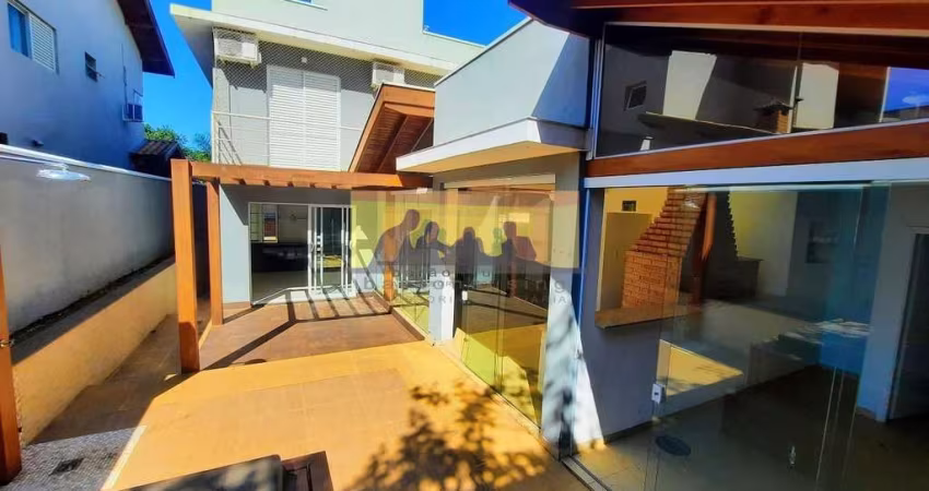Casa à venda 3 Quartos, 3 Suites, 2 Vagas, 300M², Parque Rural Fazenda Santa Cândida, Campinas - SP