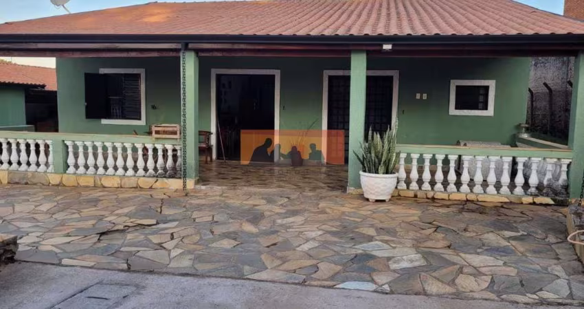 Chácara à venda 3 Quartos, 1 Suite, 10 Vagas, 1356M², Village Campinas, Campinas - SP