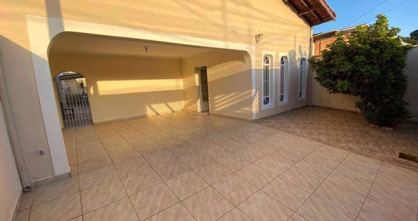 À Venda: Amplo Imóvel no Bairro Parque Taquaral, Campinas com 3 Quartos (1 Suíte), 3 Banheiros. Localização Privilegiada