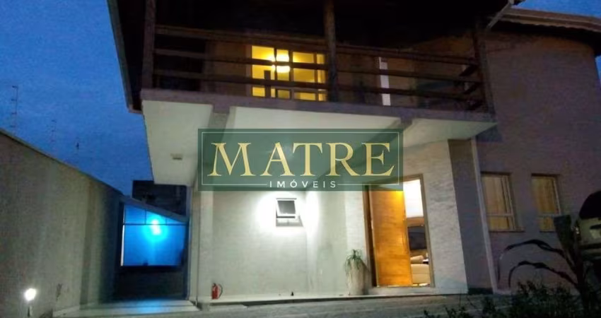 Excelente casa com 4 dormitórios