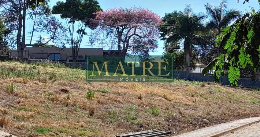 Viva a tranquilidade e segurança de um condomínio fechado em meio à natureza!
