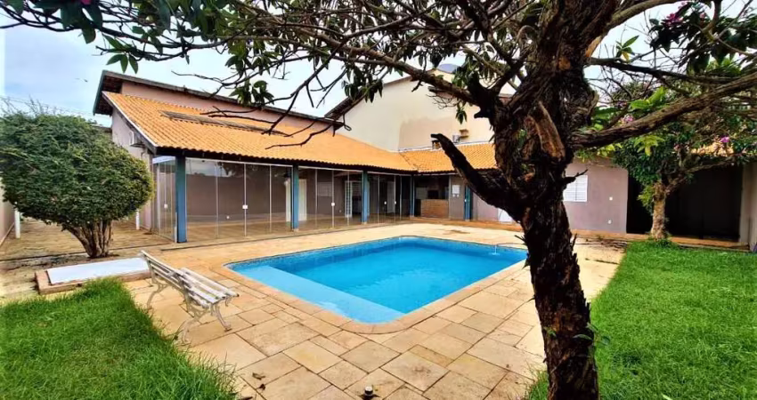 Casa com 4 dormitórios, sendo 1 suíte master com hidro - lazer completo