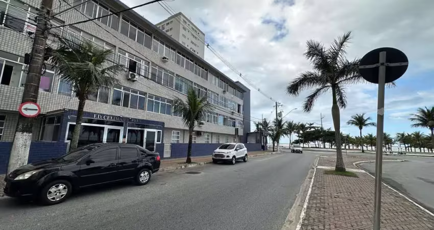 Kitnet em praia granda, na vila mirim enfrente a praia com 28 m2
