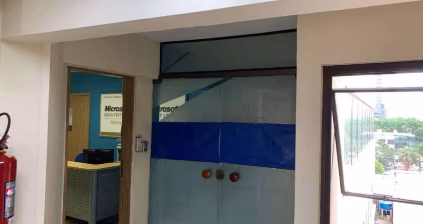 SALA COMERCIAL PARA VENDA OU LOCAÇÃO EM ALPHAVILLE - BARUERI - SP