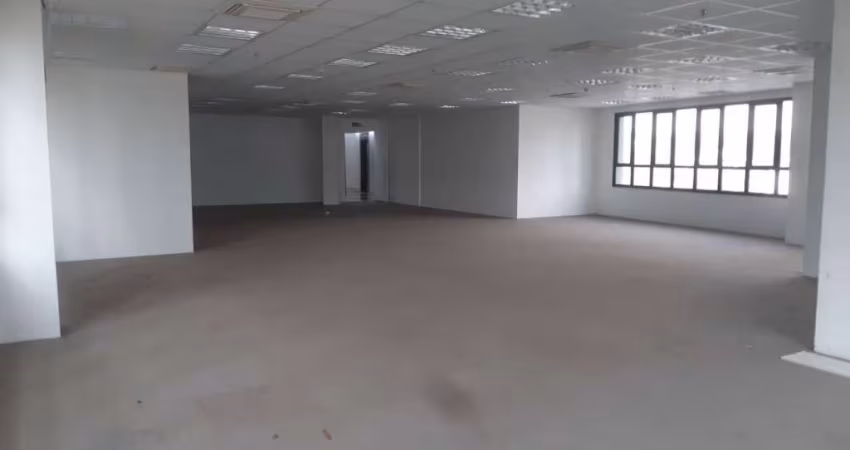 ALUGA-SE SALA COMERCIAL DE 252 M² ALPHAVILLE