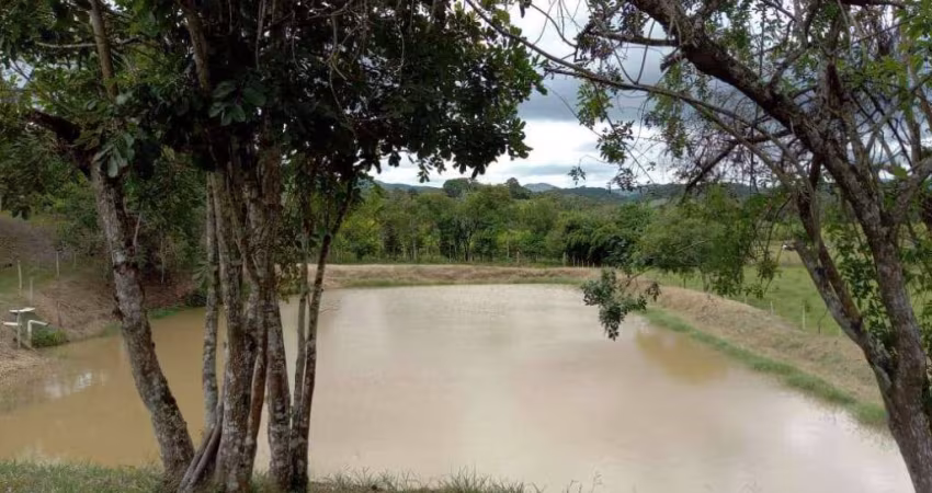 SÍTIO A VENDA COM 5 ALQUEIRES EM MIRACATU - SP