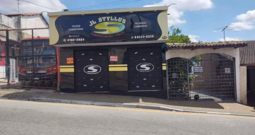 VENDE-SE CASA COM PONTO COMERCIAL - CARAPICUÍBA