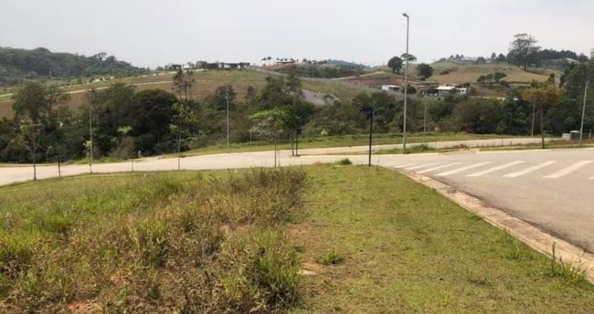 TERRENO DE ESQUINA COM 670 M² CONDOMÍNIO ALTAVIS DA ALDEIA