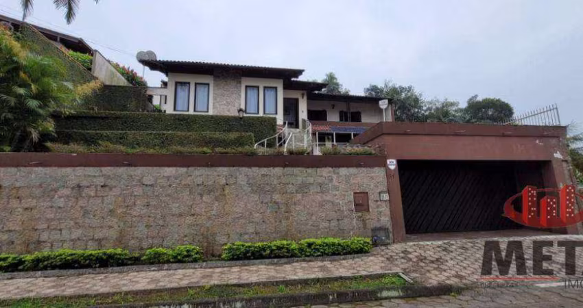 Casa com 4 dormitórios à venda, 227 m² por R$ 1.000.000 - Bom Retiro - Joinville/SC