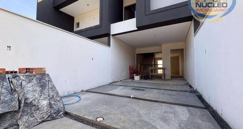 Sobrado com 3 dormitórios à venda por R$ 617.803,51 - Bom Retiro - Joinville/SC