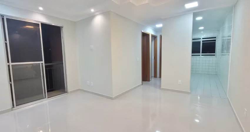 Lindo apartamento todo reformado, 2 dorm, sacada, banheiro ventilação natural