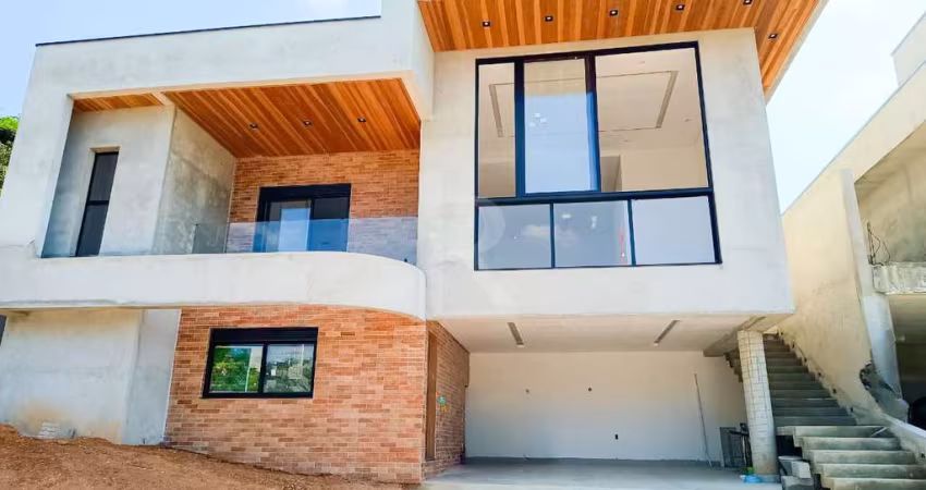 Casa de Condomínio em Condomínio Terras do Vale  -  Caçapava
