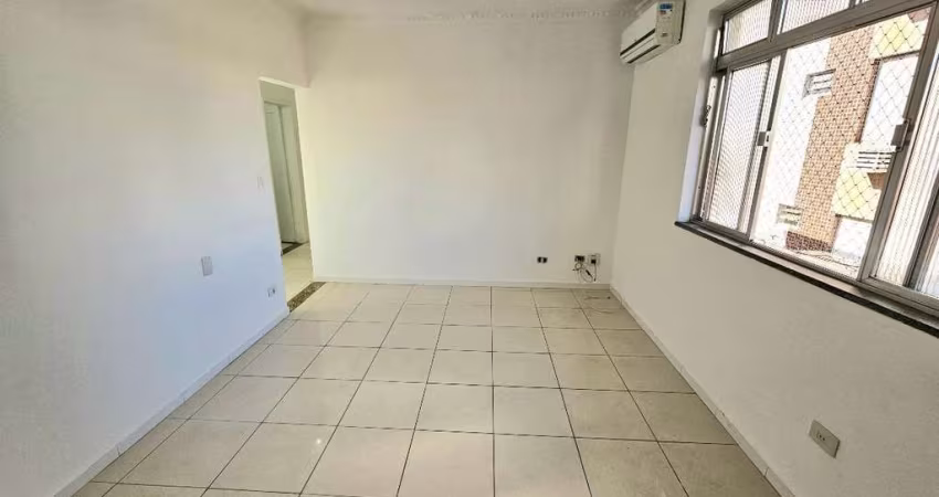 Vendo Amplo Apartamento Reformado, 03 dormitórios, Boqueirão, Santos