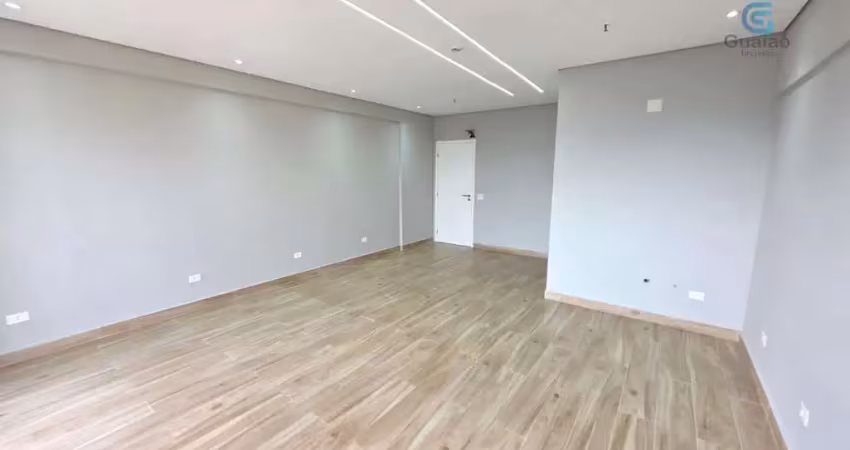 Alugo sala comercial nova, banheiro privativo, andar alto e vista livre, 01 vaga de garagem no fusion office, vila mathias