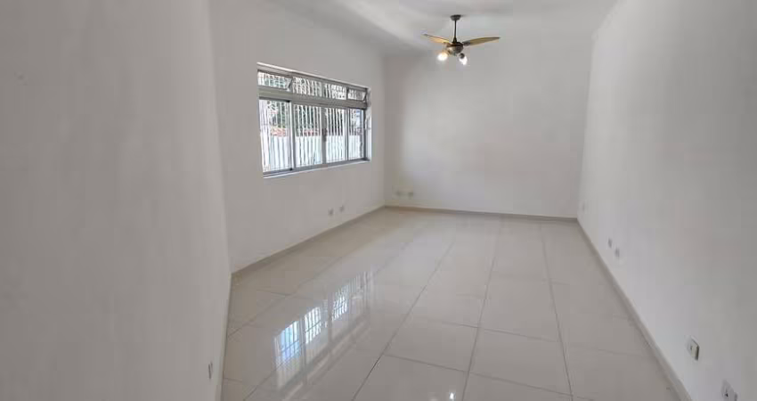 ALUGUEL DE CASA SOBRADO COMERCIAL OU RESIDENCIAL DE 250m2 NO BAIRRO DA APARECIDA EM SANTOS-SP