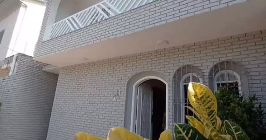 Vendo lindo sobrado com 4 dormitórios e 1 suíte no embaré em santos