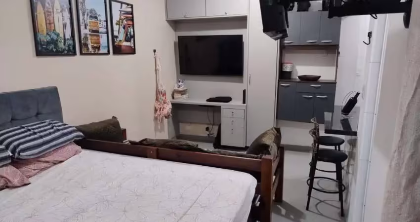 Vendo linda kitnet próximo a praia na ponta da praia em santos