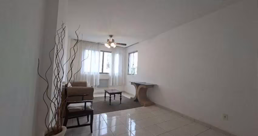 Alugo amplo apartamento mobiliado de 2 dormitórios e garagem no gonzaga em santos