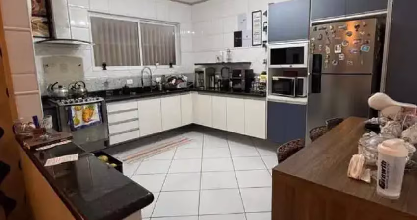 Vendo casa triplex alto padrão porteira fechada 5 dormitórios e 3 vagas cobertas no campo grande em santos