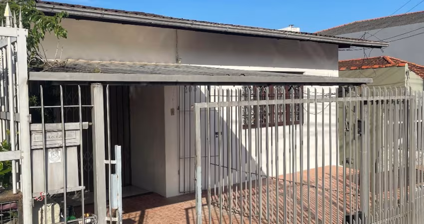 Casa em Capoeiras com Edícula