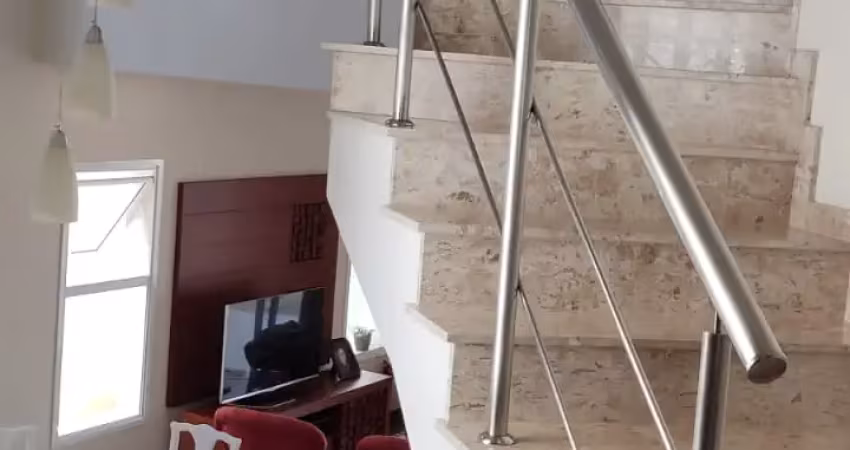 Vendo lindíssima casa com 3 dormitórios  1 suíte  e piscina !com closet